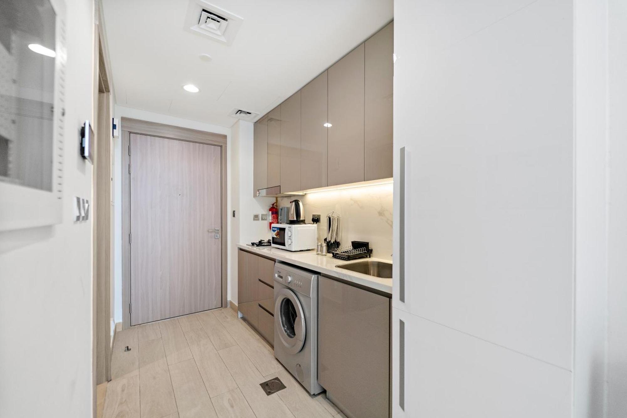 Appartement Charming With Pool & Gym