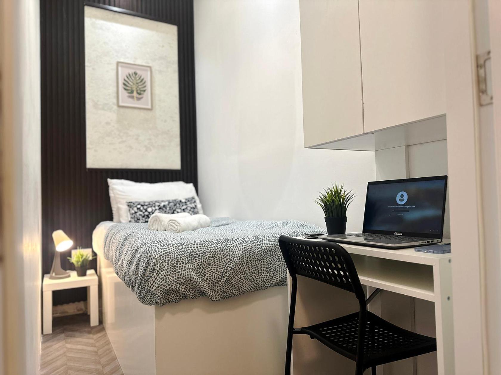 Cove Partition In Tecom Near Internet Metro