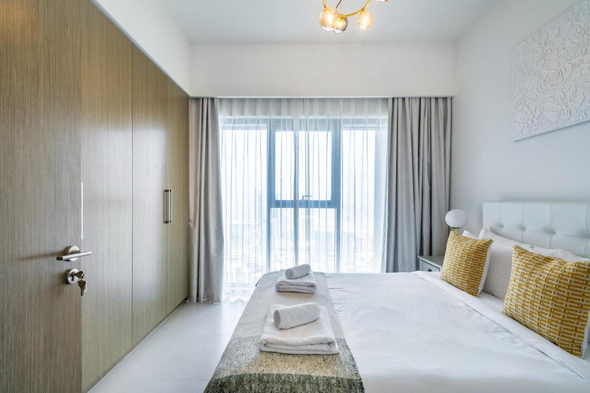 Apartamento Exclusive 4 Bedroom I Burj Khalifa And Fountain Views I Free Wi-fi, Pool, Gym & Parking I By Meerak *