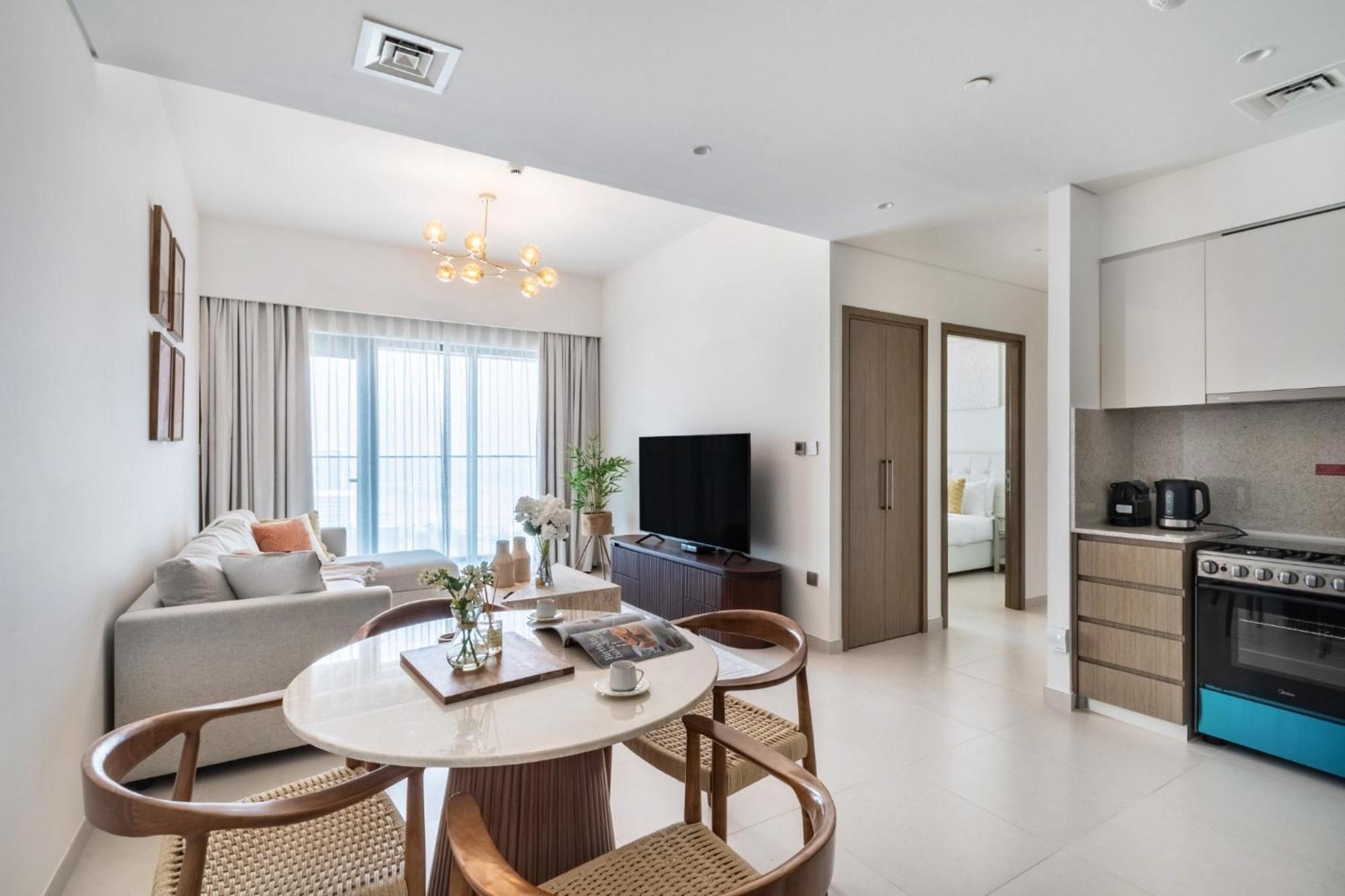Exclusive 4 Bedroom I Burj Khalifa And Fountain Views I Free Wi-fi, Pool, Gym & Parking I By Meerak Apartamento Dubái