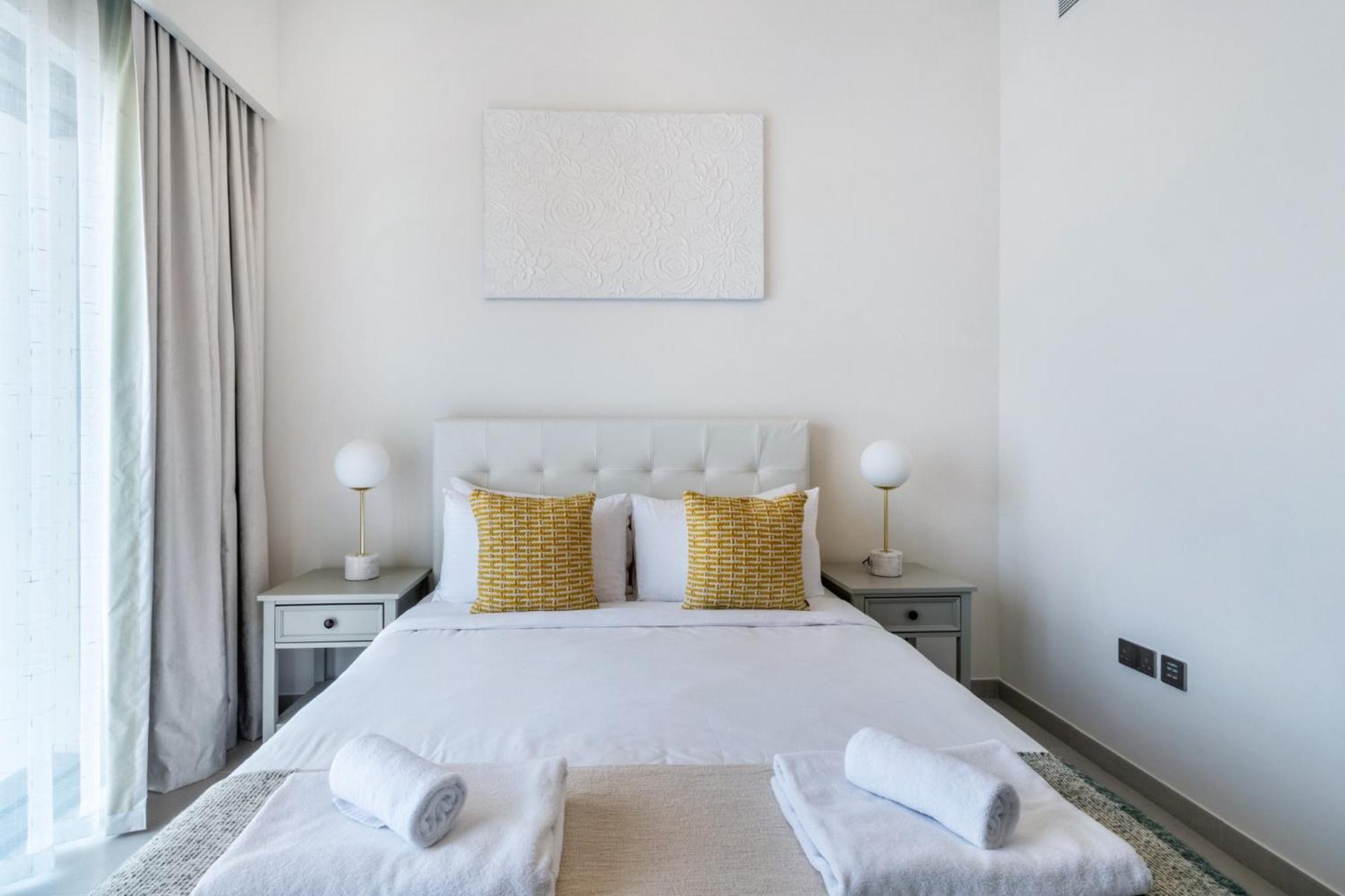 Apartamento Exclusive 4 Bedroom I Burj Khalifa And Fountain Views I Free Wi-fi, Pool, Gym & Parking I By Meerak Dubái