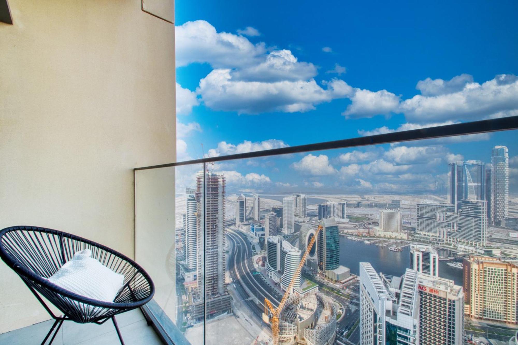 Exclusive 4 Bedroom I Burj Khalifa And Fountain Views I Free Wi-fi, Pool, Gym & Parking I By Meerak Apartamento *