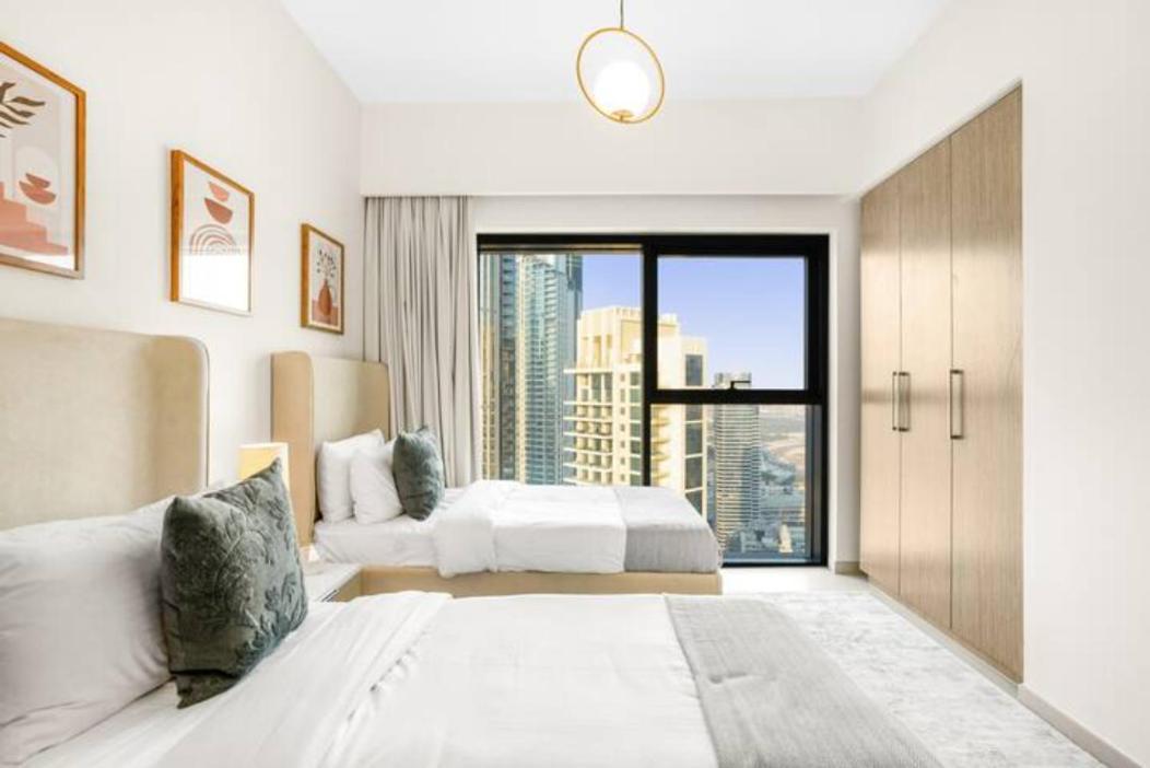 Apartamento Exclusive 4 Bedroom I Burj Khalifa And Fountain Views I Free Wi-fi, Pool, Gym & Parking I By Meerak *