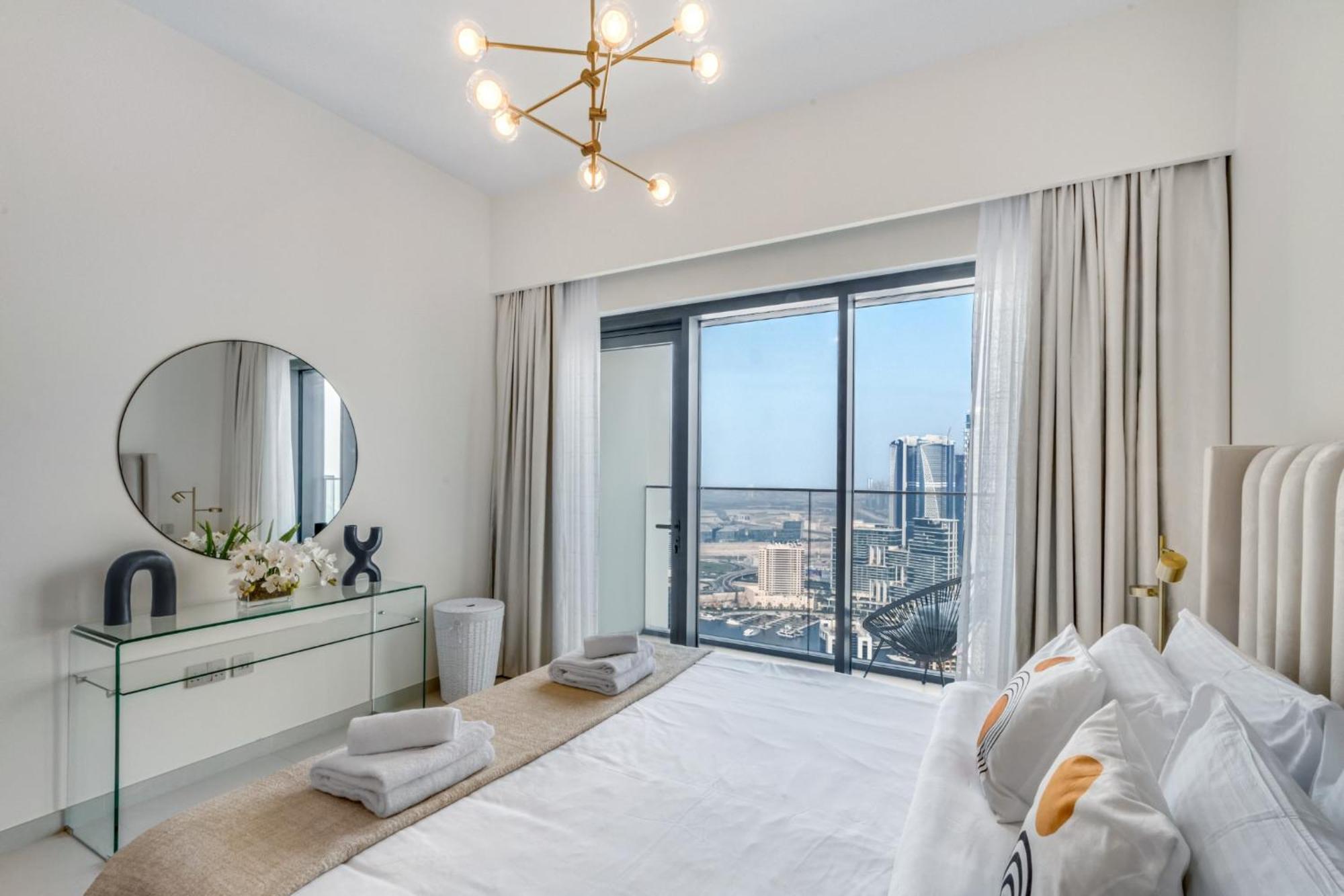 Apartamento Exclusive 4 Bedroom I Burj Khalifa And Fountain Views I Free Wi-fi, Pool, Gym & Parking I By Meerak *
