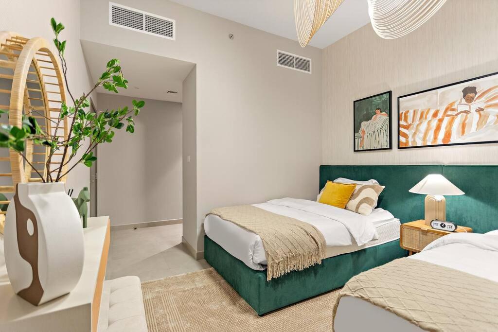 First Class 2br Elegant Apartemen *