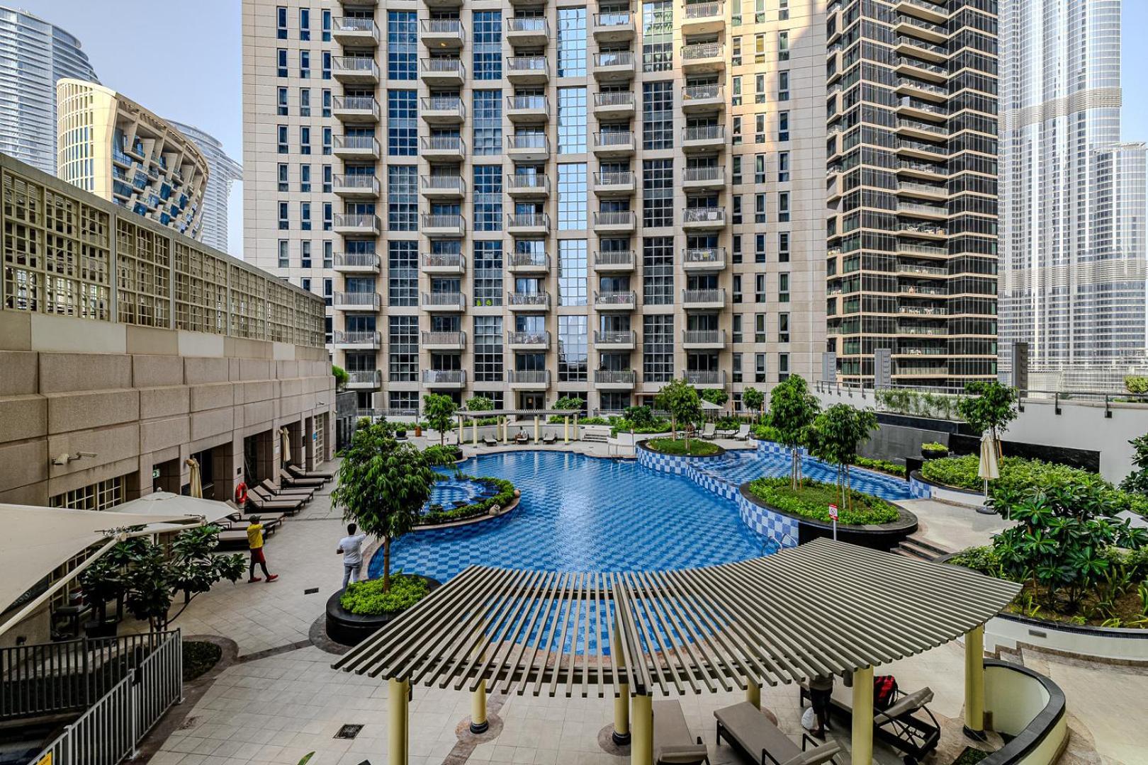 Spacious 1bdr Downtown I Standpoint Tower * Dubaï