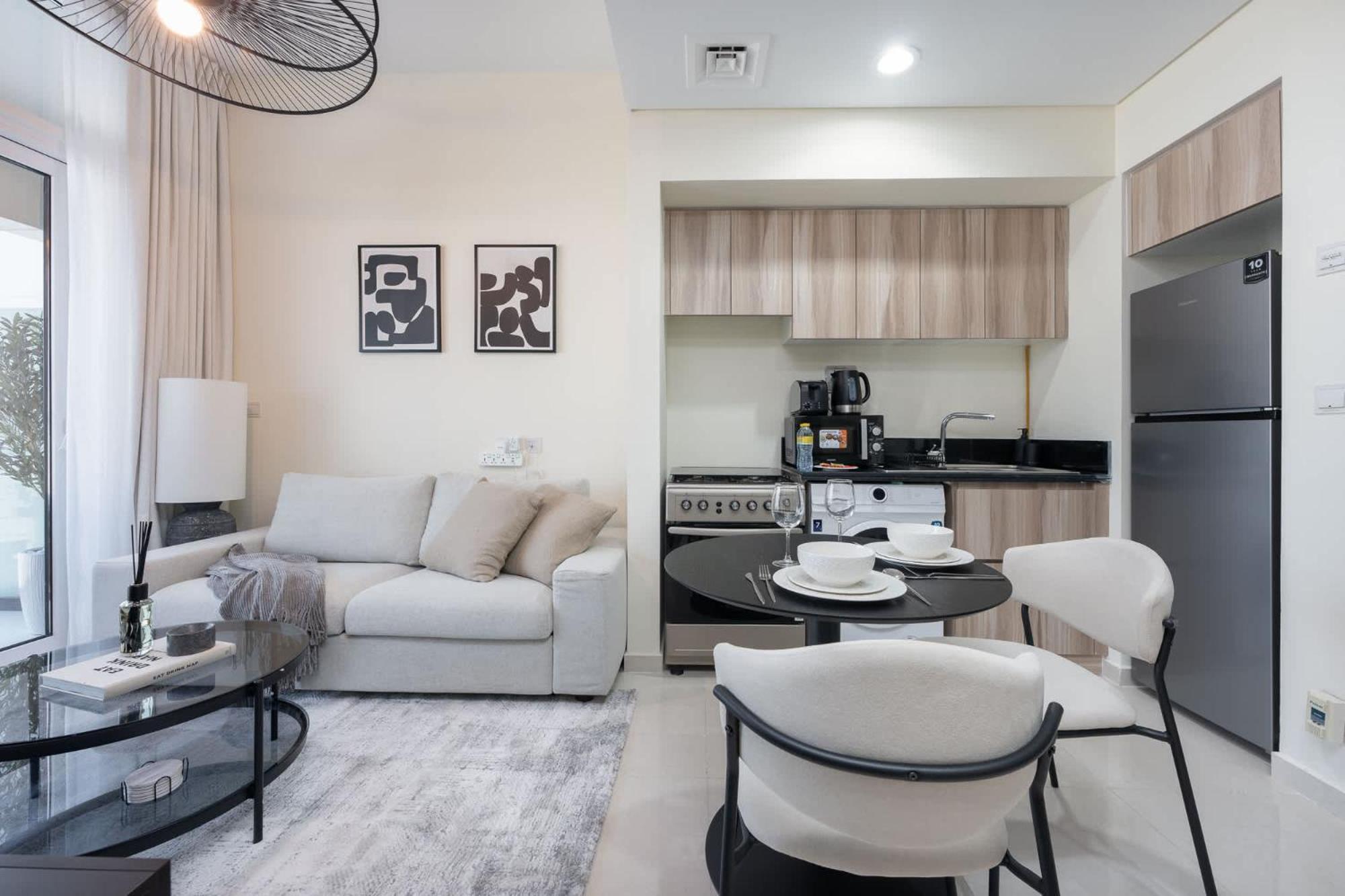 Cozy 1-bedroom At Golf In Damac Hills With Relaxing Views!