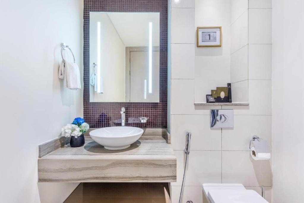 Damac Towers By Paramount & Apartment