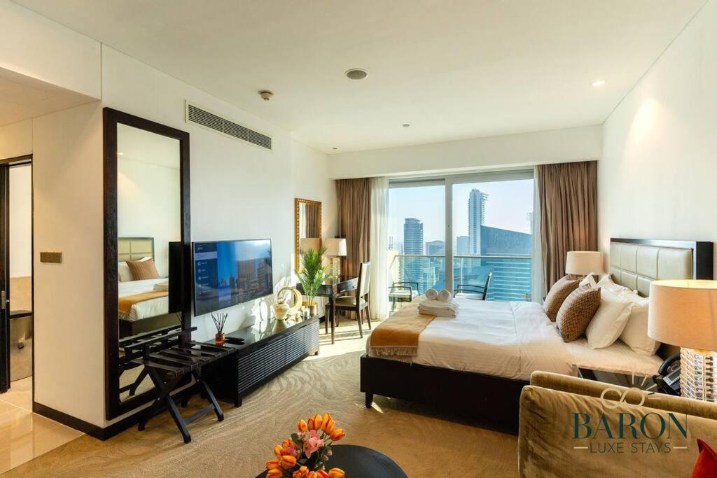 Stunning Jw Marriott Marina Apartemen