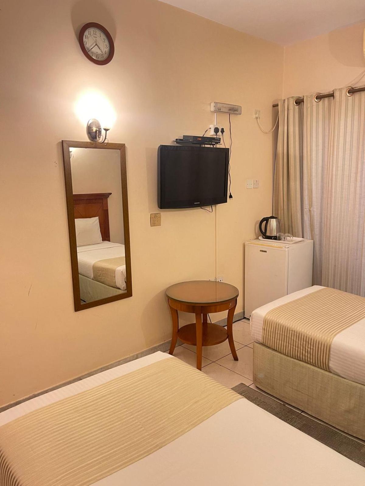 Tara Llc 2* Dubai