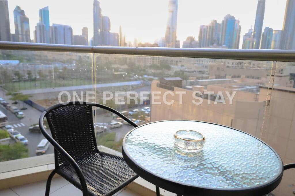 2br In Heart Of Downtown With Pool & Gym Appartement