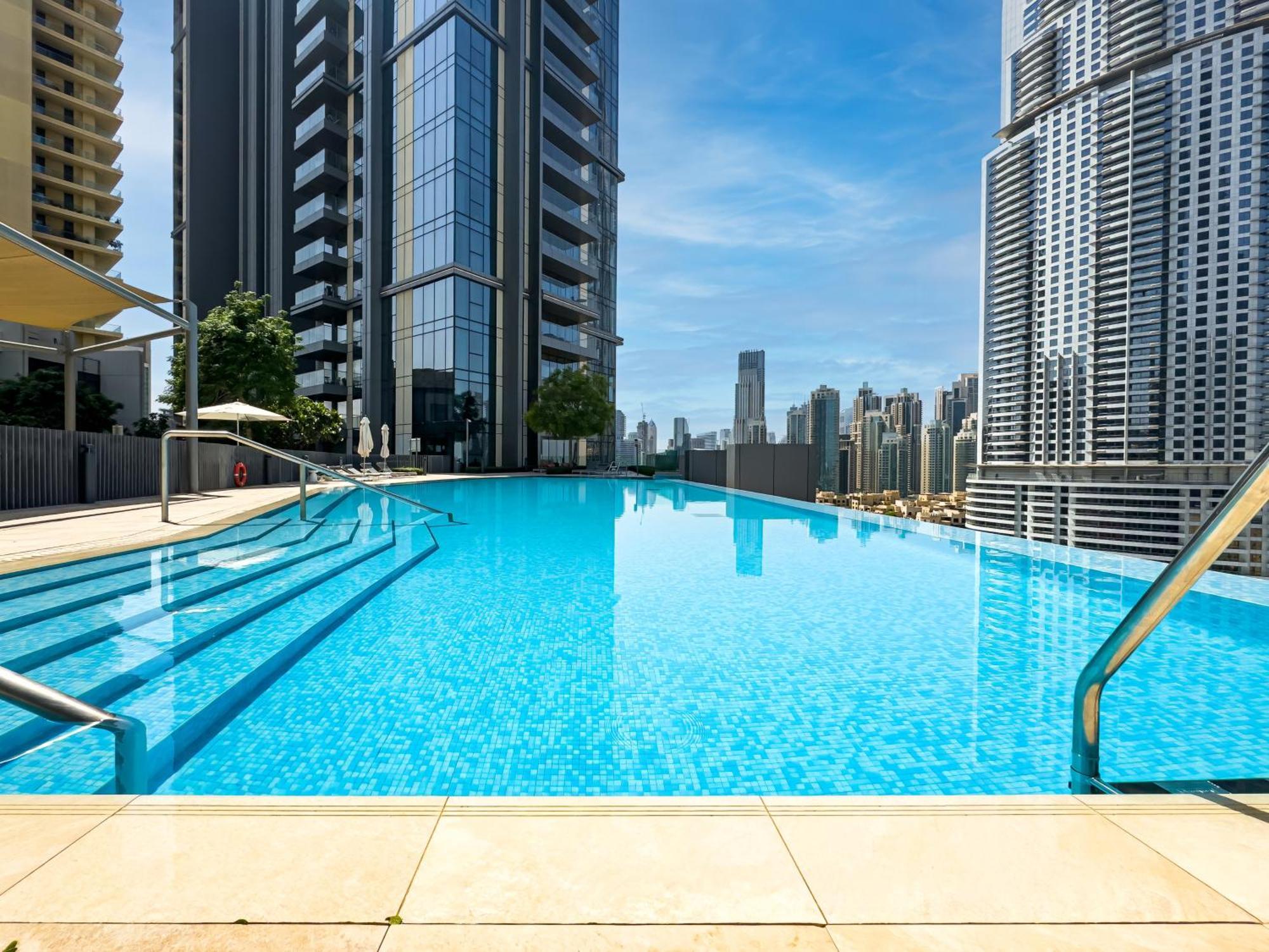 New! Ps5! Burj Khalifa View & Infinity Pool Dubaï