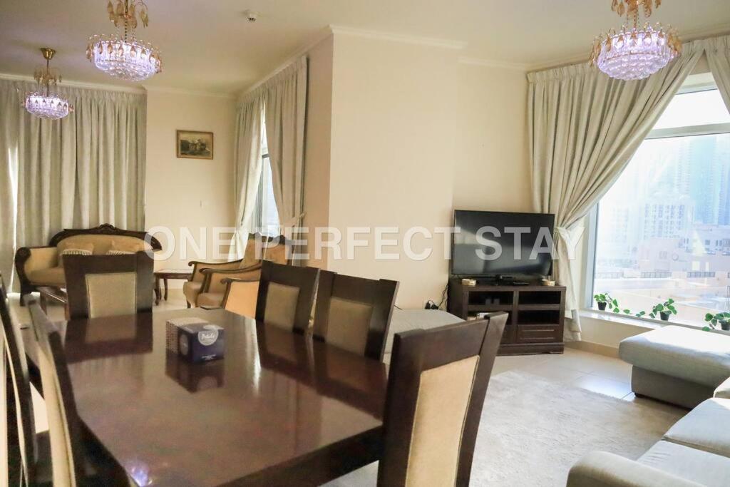 2br In Heart Of Downtown With Pool & Gym * Dubaï