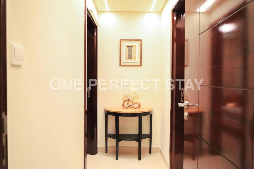 2br In Heart Of Downtown With Pool & Gym Appartement