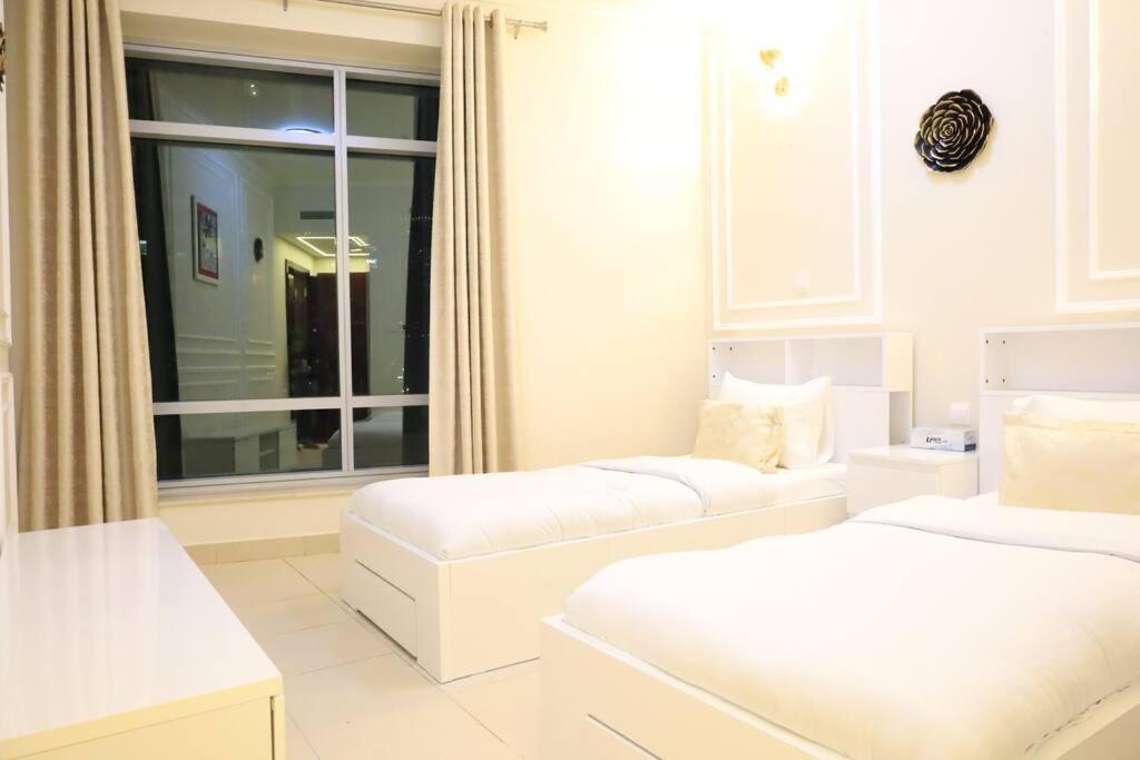 2br In Heart Of Downtown With Pool & Gym Appartement