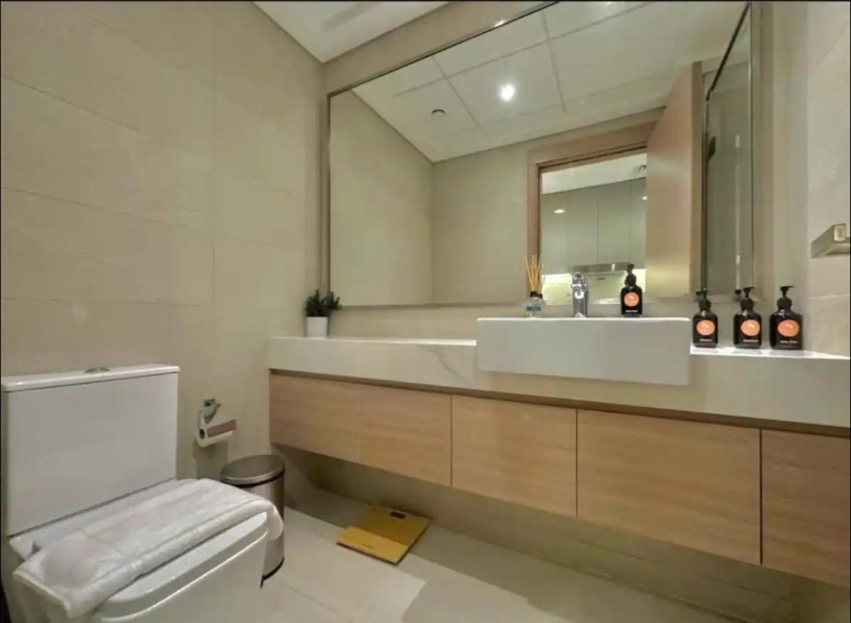 Galaxy In Azizi Riviera Luxury Apartment Dubai