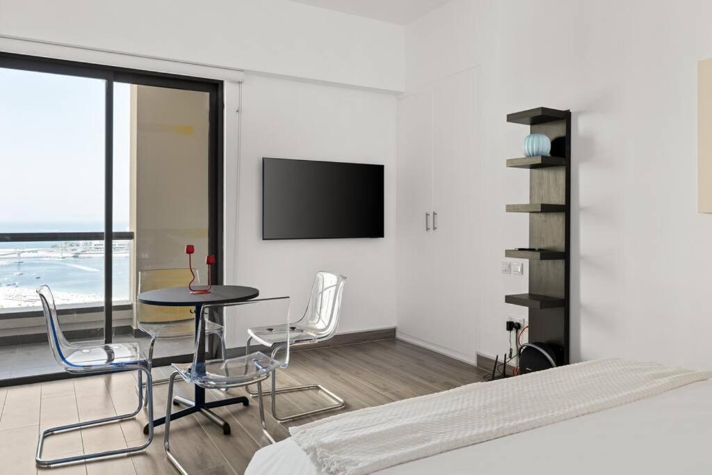 Full Sea View - Spacious & Newly Renovated In Jbr * Dubaï