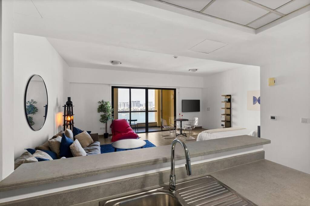 Appartement Full Sea View - Spacious & Newly Renovated In Jbr *