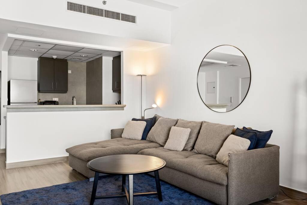 Full Sea View - Spacious & Newly Renovated In Jbr Appartement *