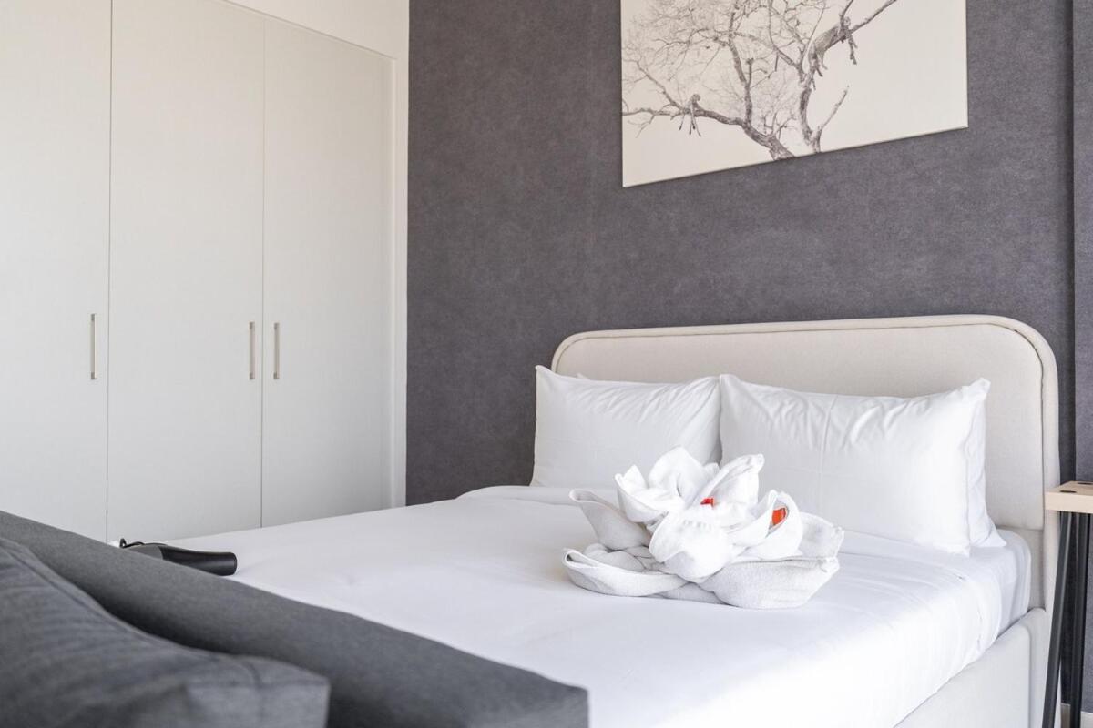 Minimalist Studio Perfect For 4 In Town Square! Dubaï