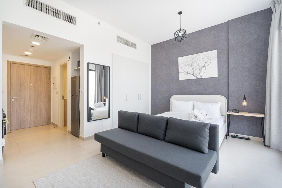 Appartement Minimalist Studio Perfect For 4 In Town Square! Dubaï