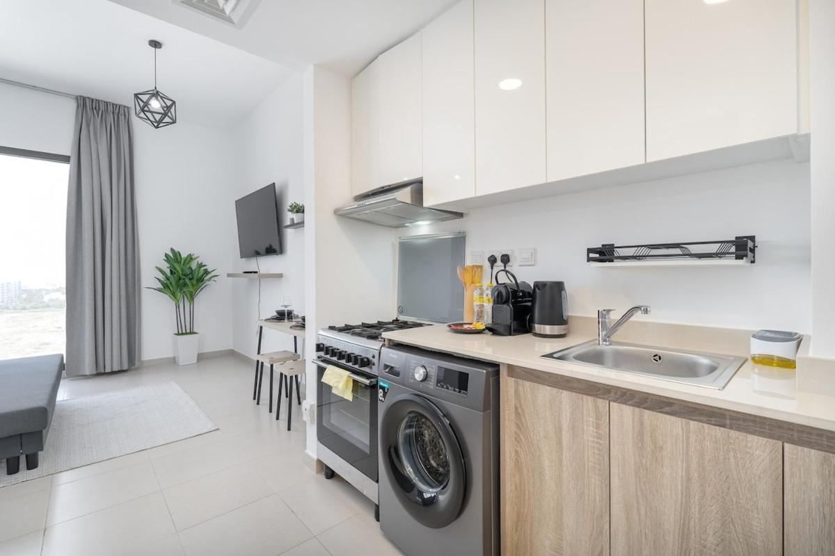 Minimalist Studio Perfect For 4 In Town Square! * Dubaï