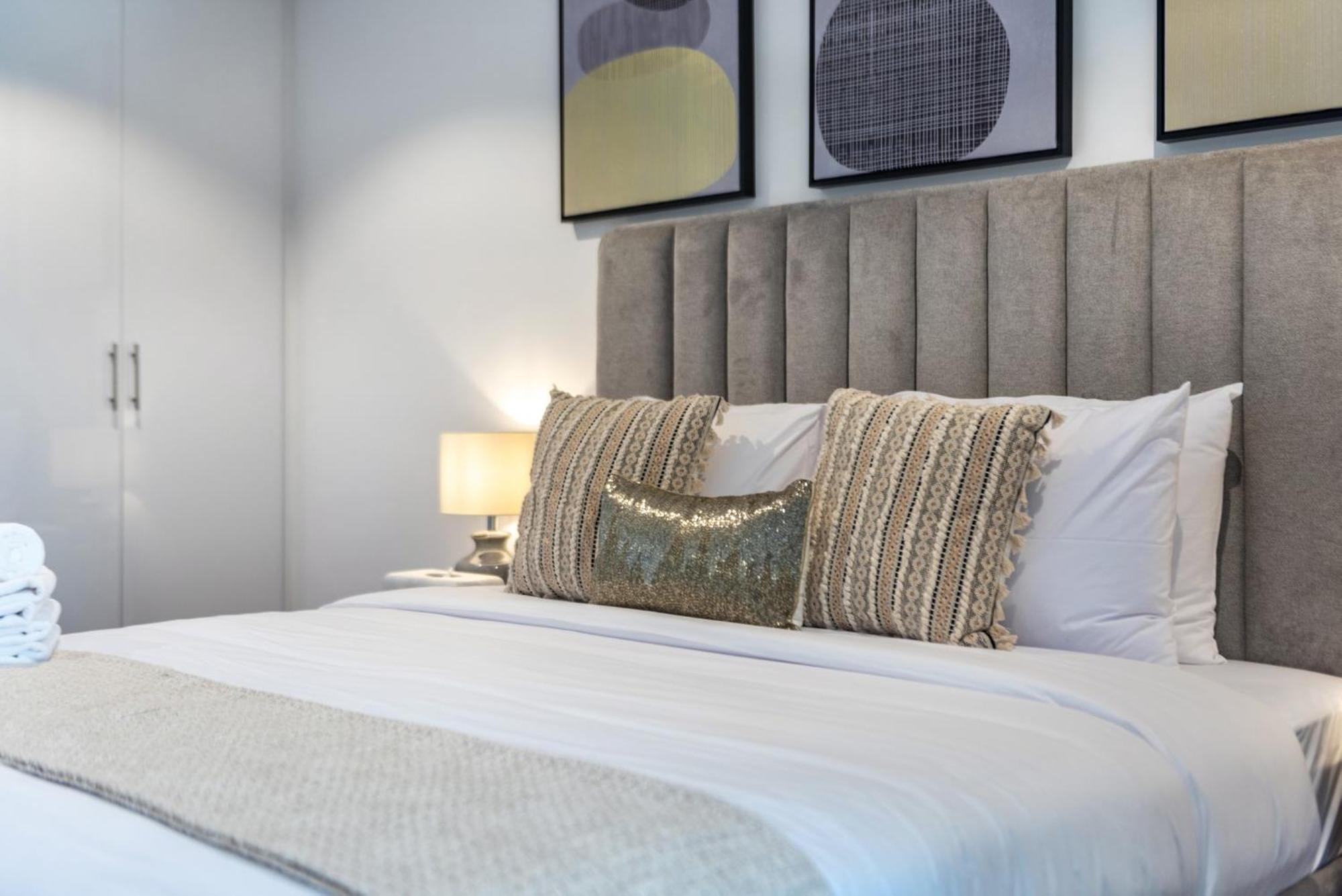 Elegant 1-bedroom With Burj Khalifa View Apartment Dubai