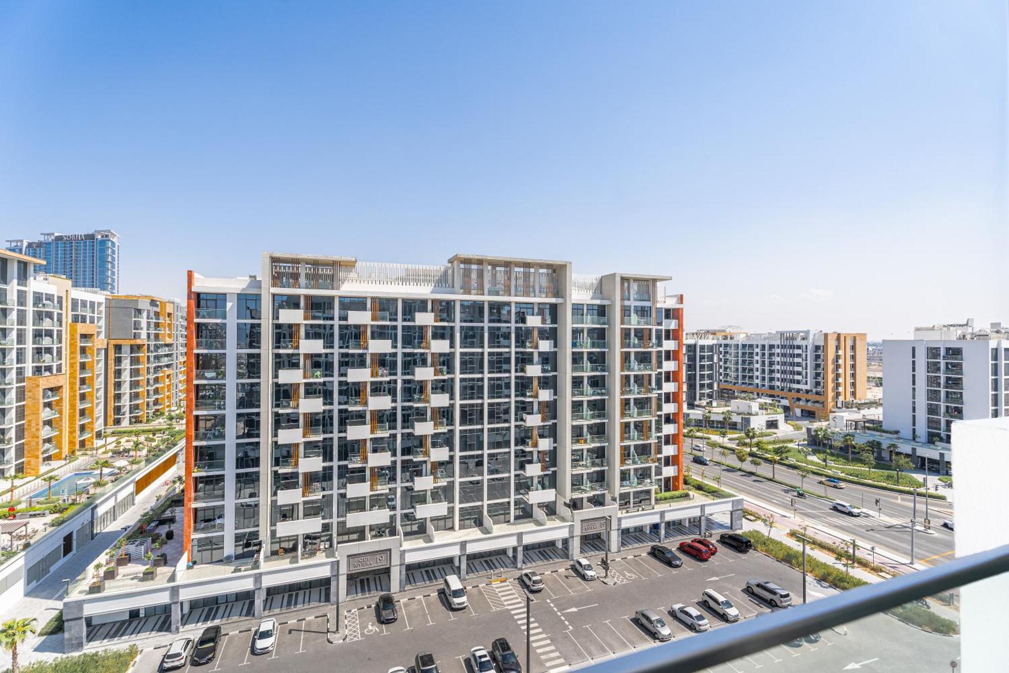 Escape24 Stylish Azizi Riviera 8 Meydan One Dubaï