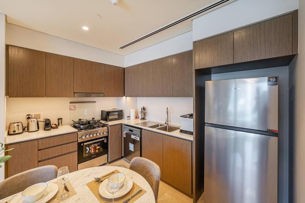 Appartement 4min To Mall - Pool Access - King Bed Dubaï