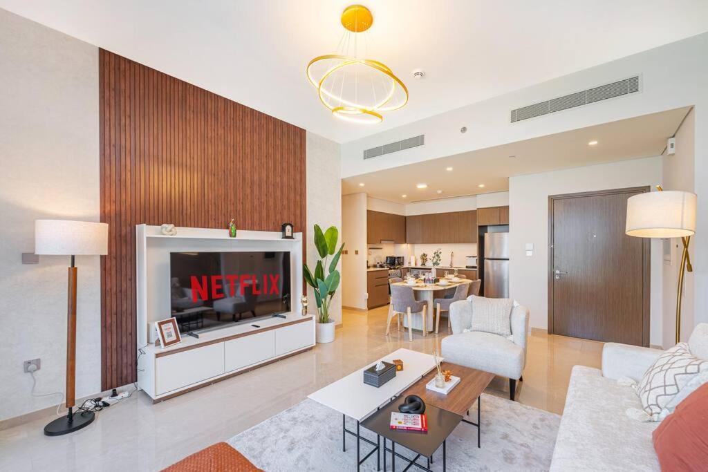4min To Mall - Pool Access - King Bed