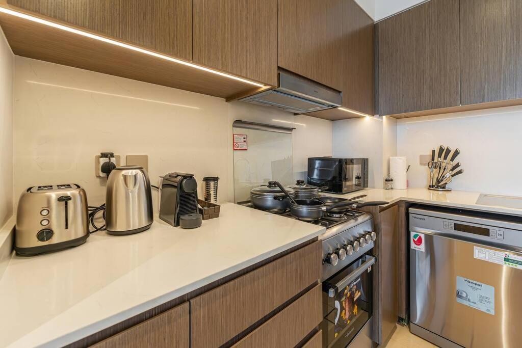 4min To Mall - Pool Access - King Bed Dubaï