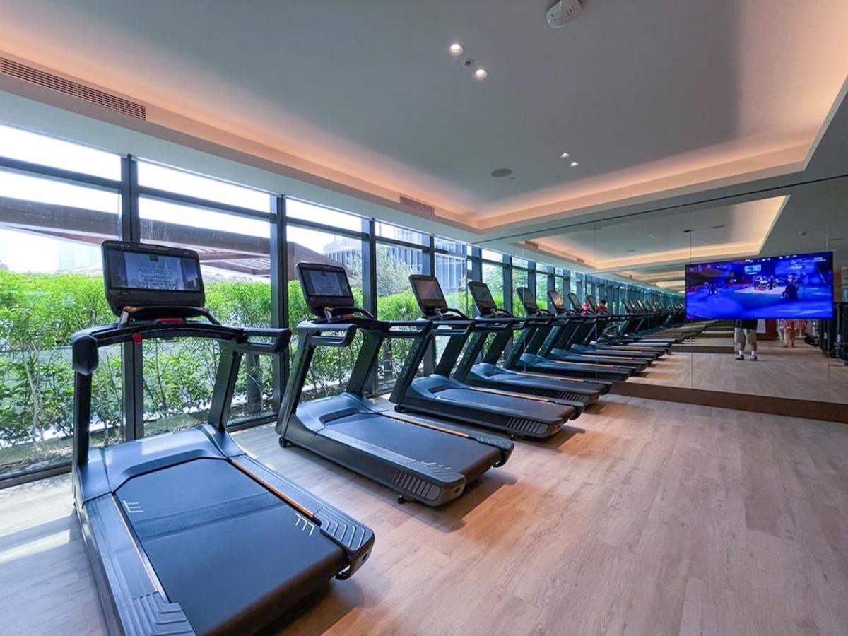 Apartemen Chic For 4 With Burj Khalifa Views Dubai