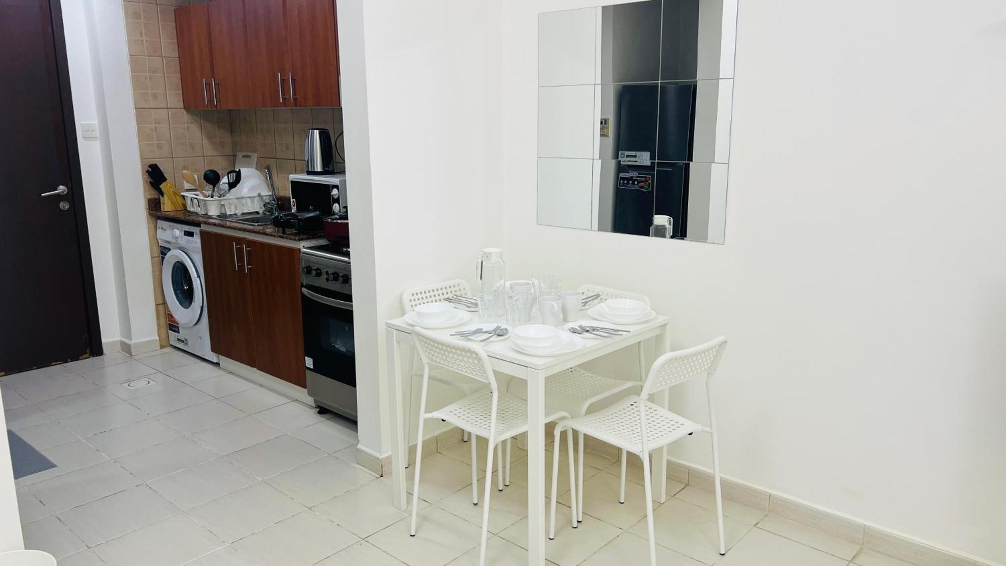 France Cluster International - Spacious Bright Furnished
