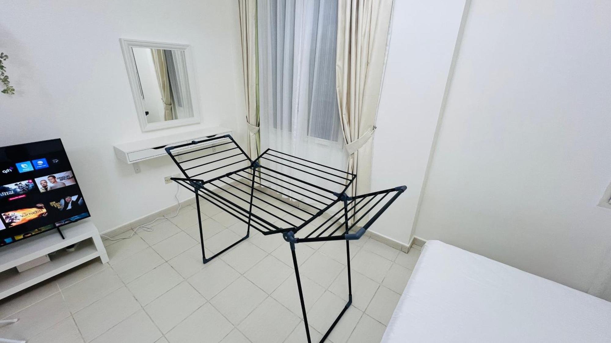 France Cluster International - Spacious Bright Furnished Lägenhet