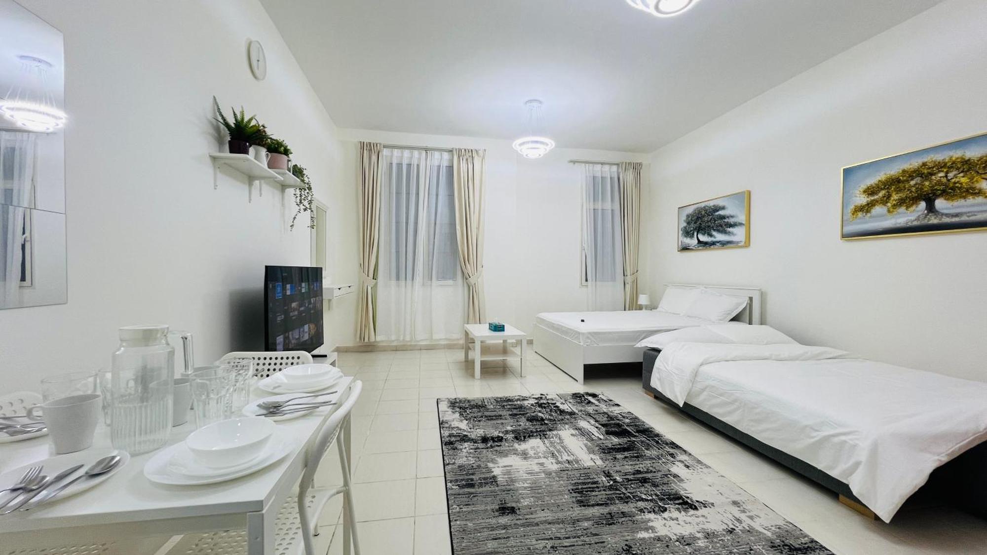 France Cluster International - Spacious Bright Furnished Lägenhet Dubai