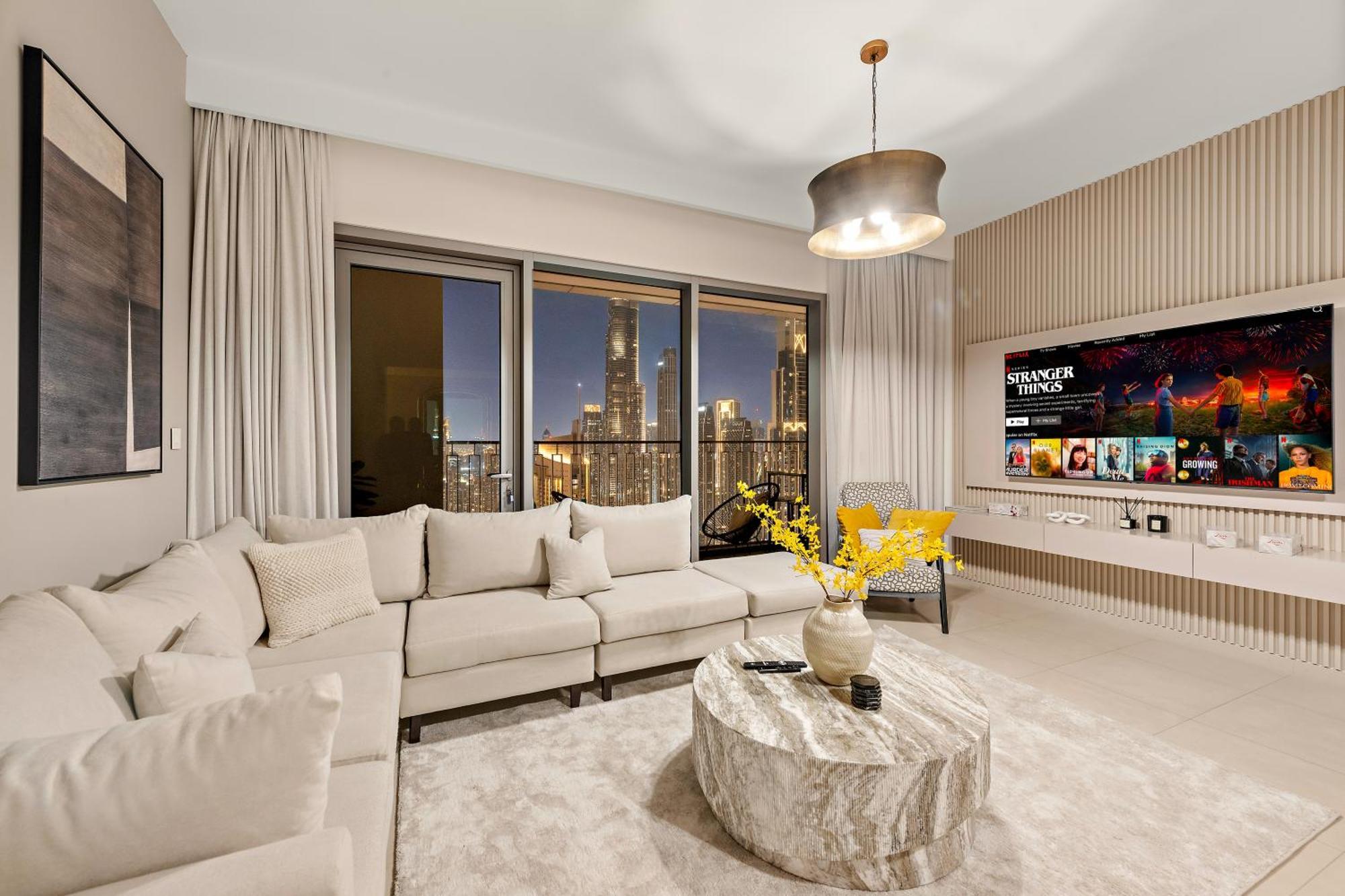 Appartement 4br With Spacious Balcony & Stunning Burj Khalifa Views *