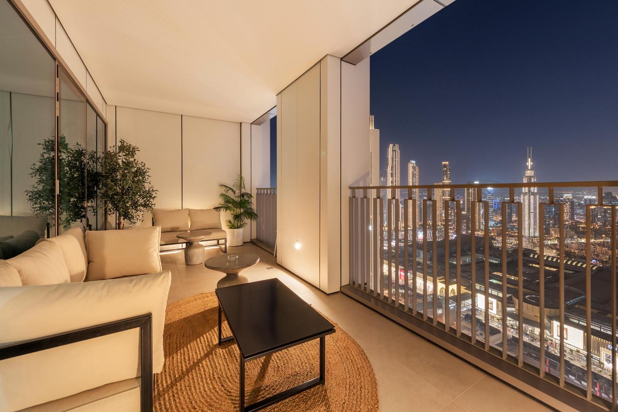 4br With Spacious Balcony & Stunning Burj Khalifa Views Appartement Dubaï