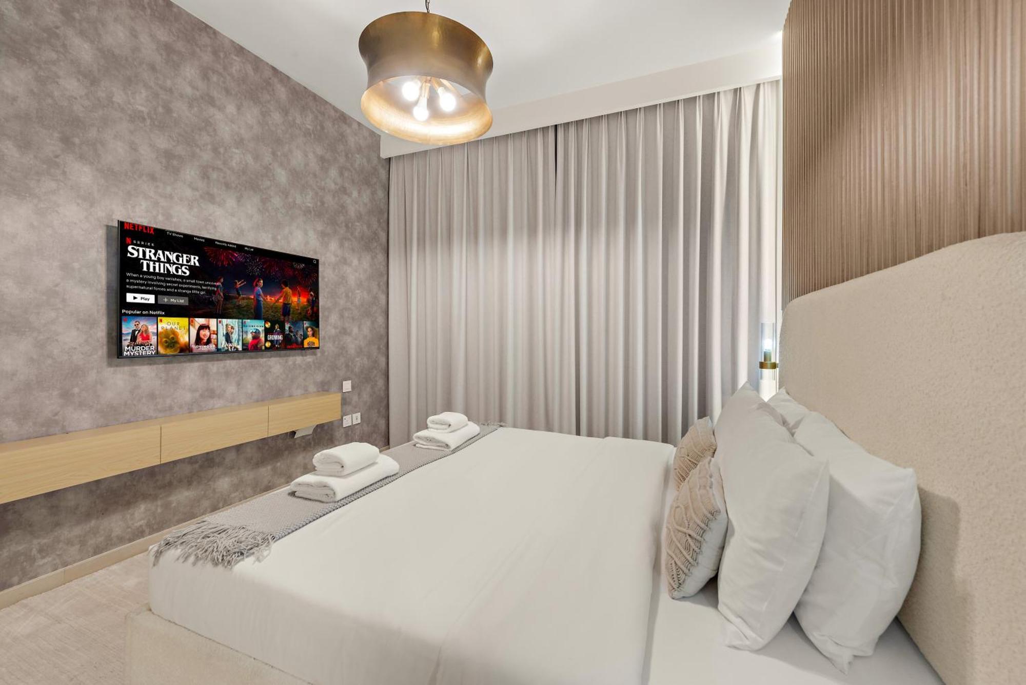 4br With Spacious Balcony & Stunning Burj Khalifa Views Appartement