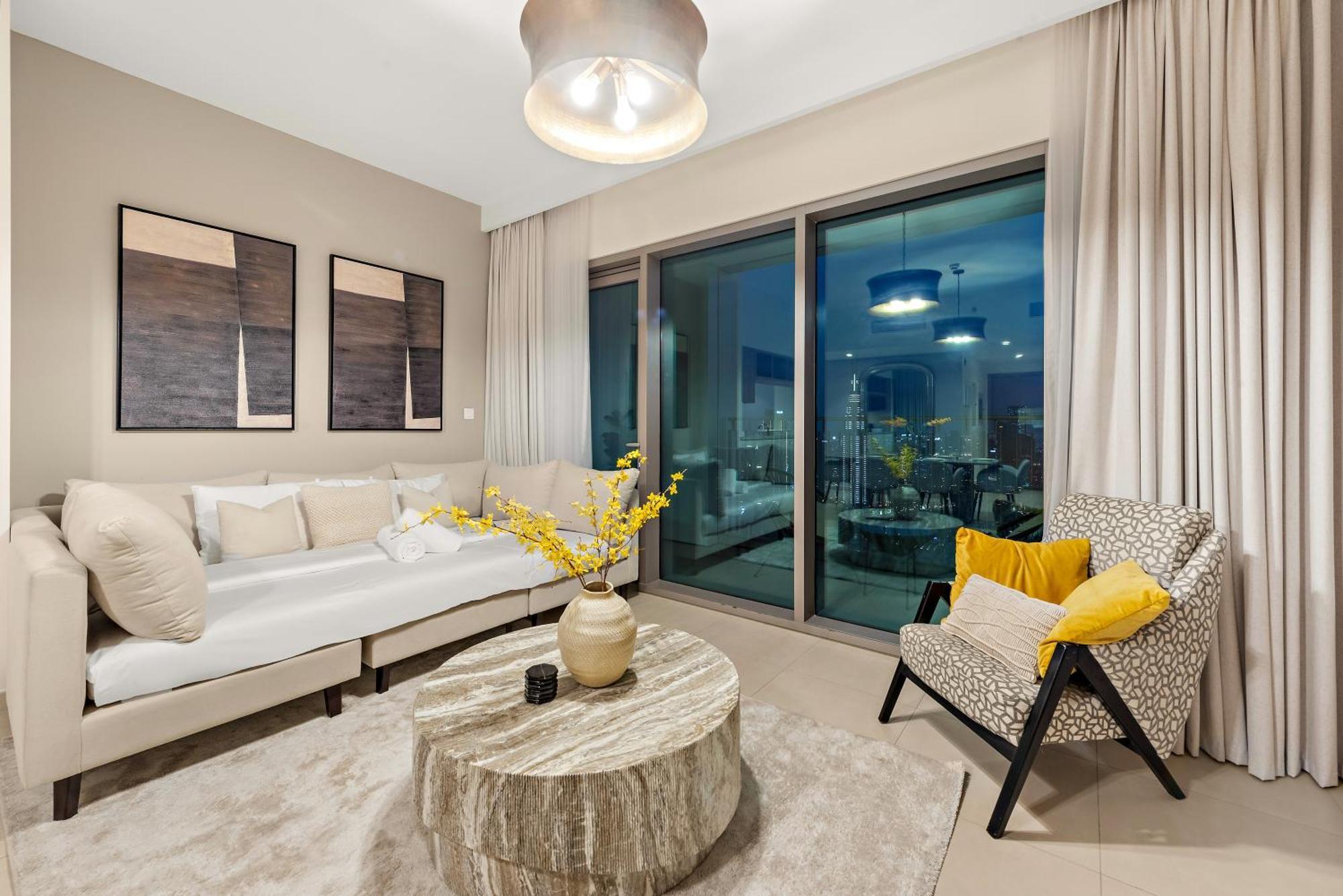 Appartement 4br With Spacious Balcony & Stunning Burj Khalifa Views *