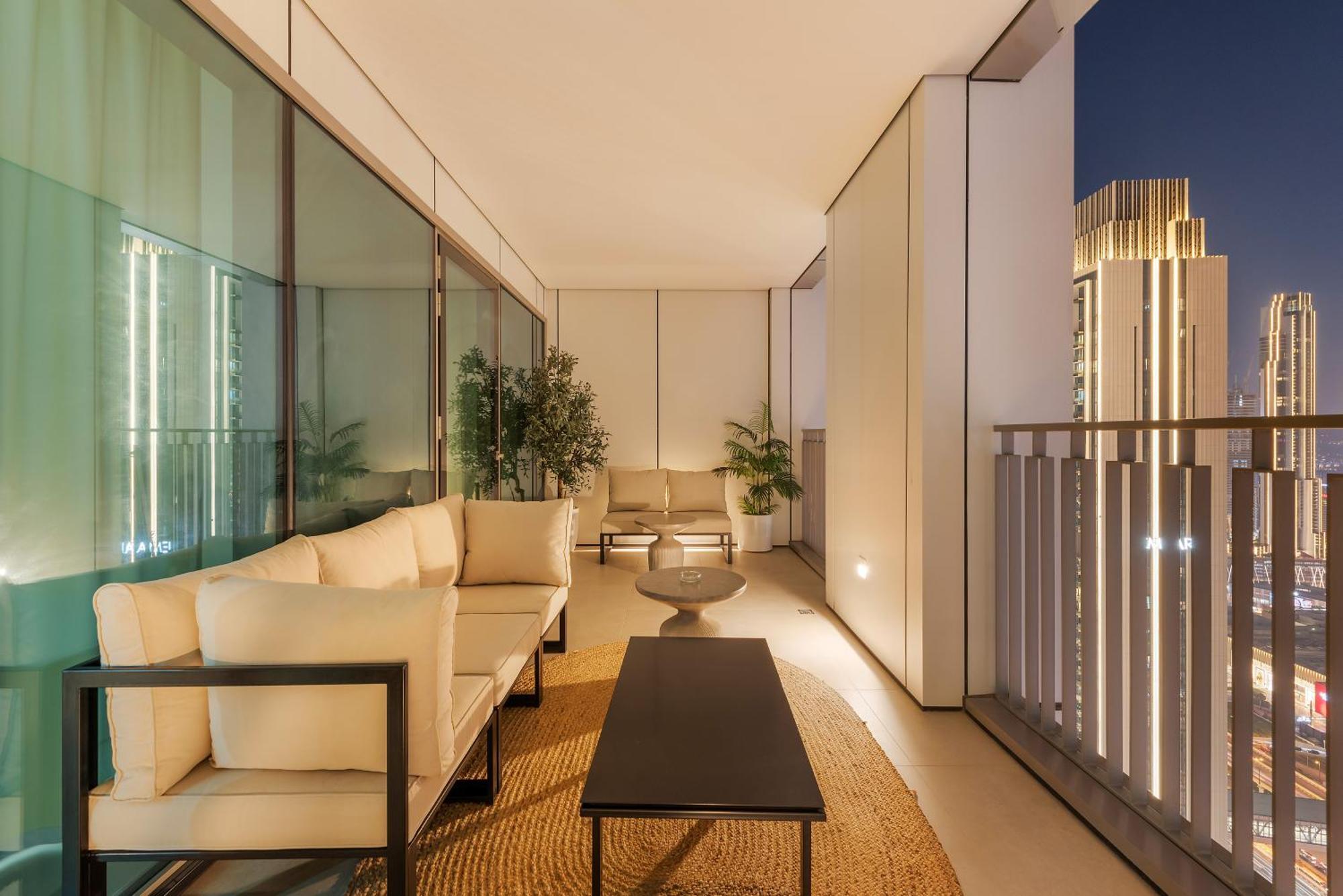 4br With Spacious Balcony & Stunning Burj Khalifa Views Appartement *