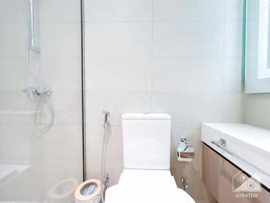 Appartement Elegant & Spacious 1bedroom With Balcony Dubaï