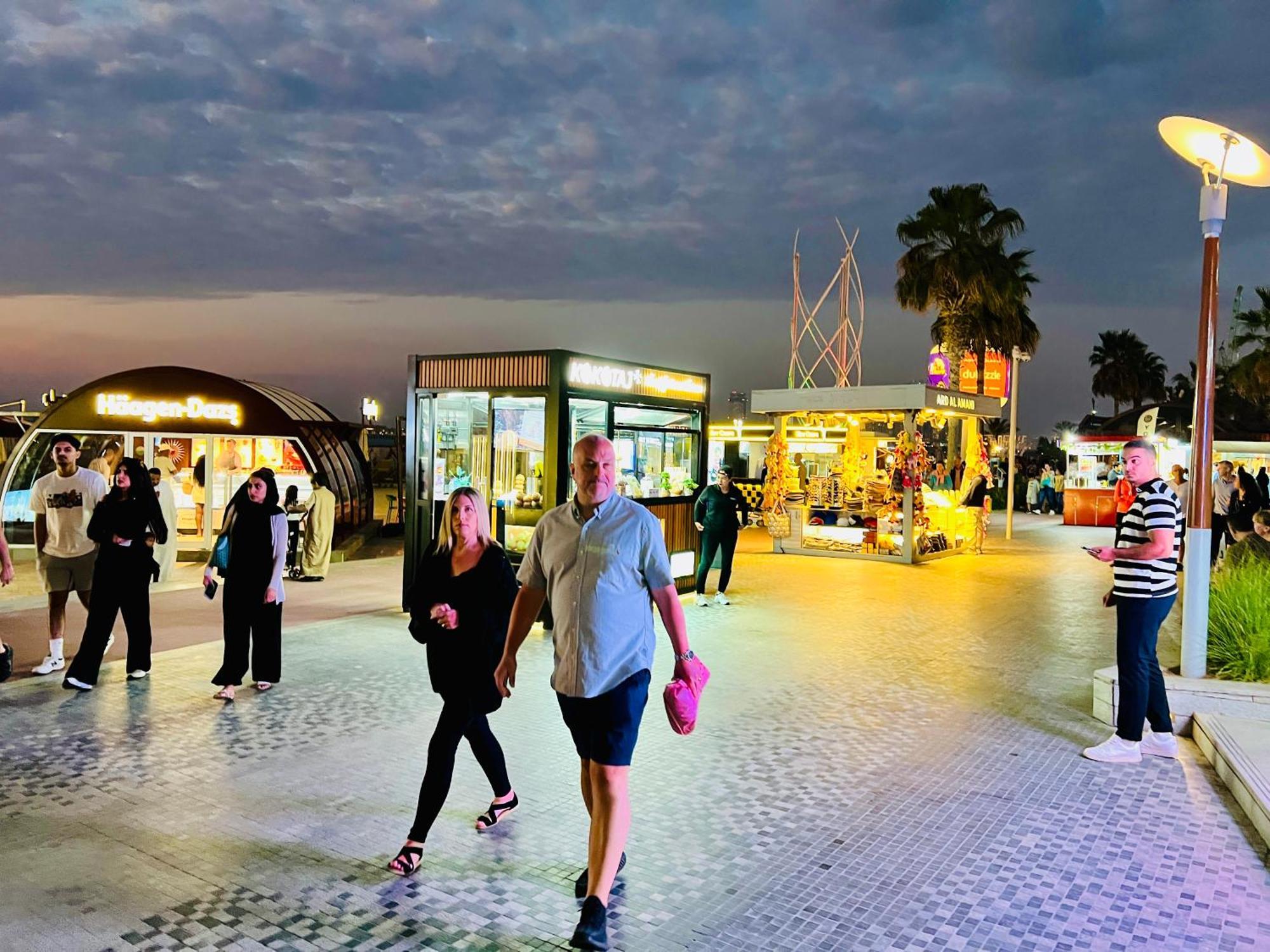 Sea View 1 Bedroom Flat, Luxury Amenities, Near & Tram With Free Parking In Marina * Dubaï