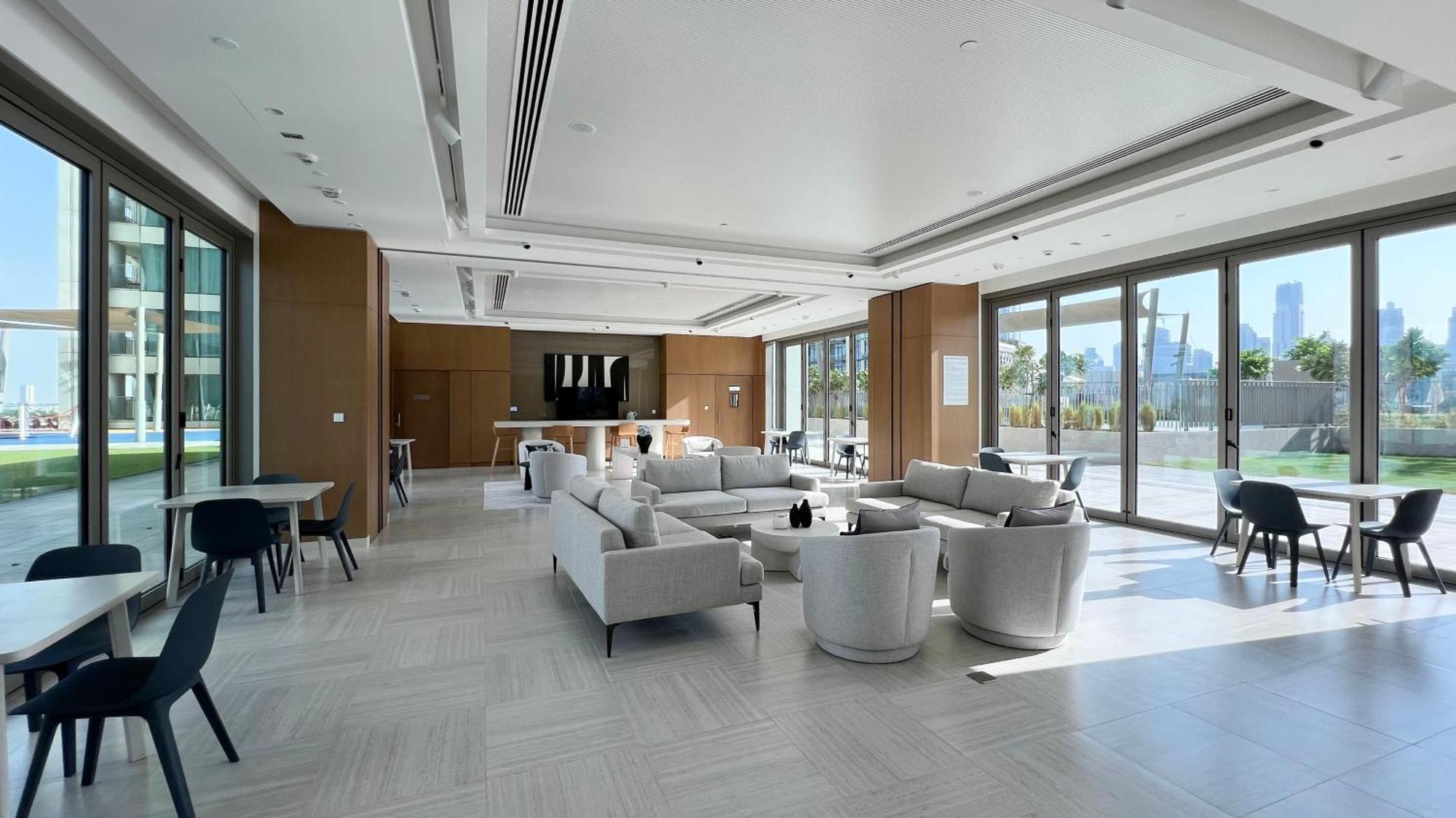 4br With Spacious Balcony & Stunning Burj Khalifa Views * Dubaï