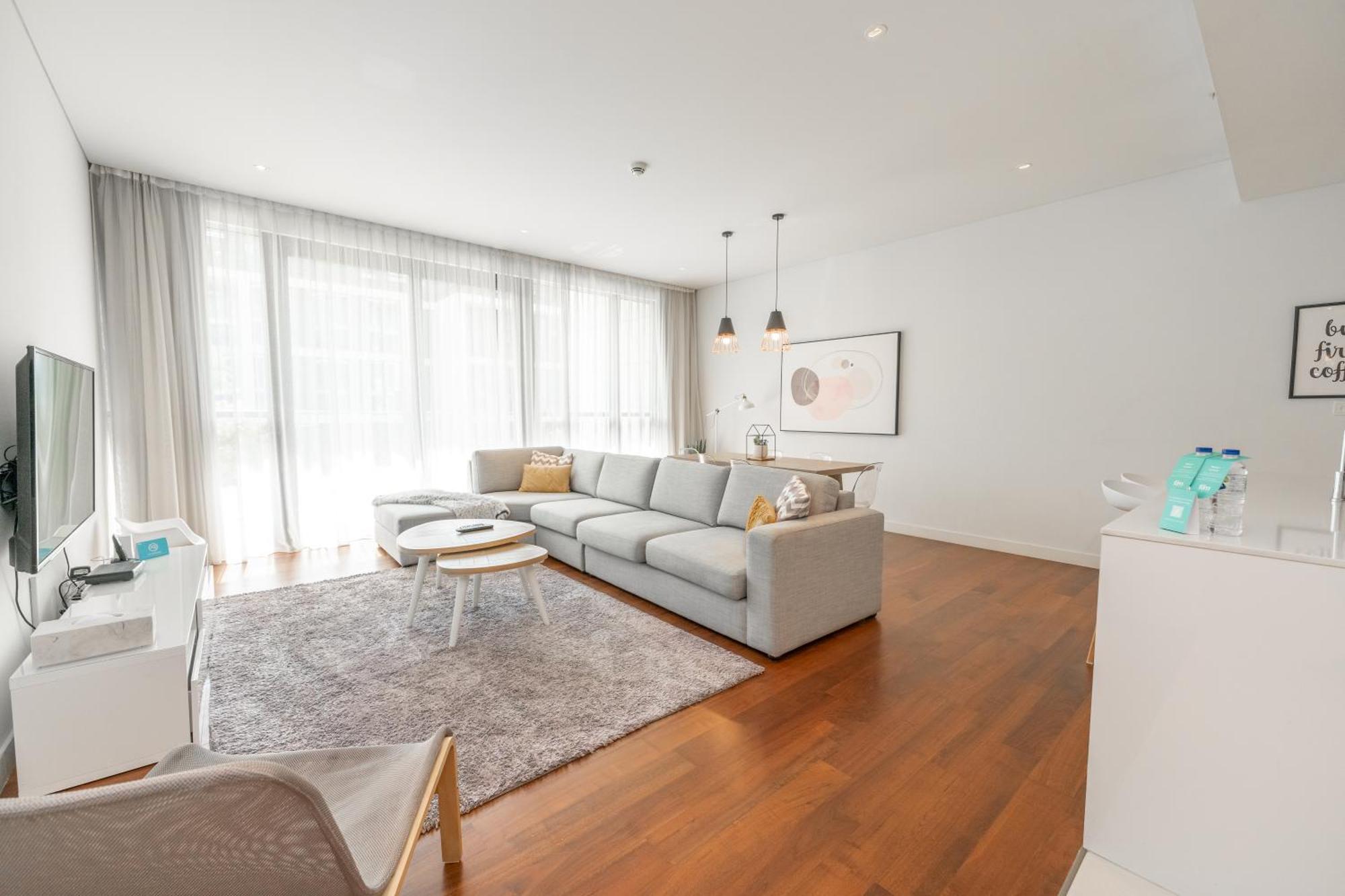 Fam Living - Walk - Opulent Living Lejlighed Dubai