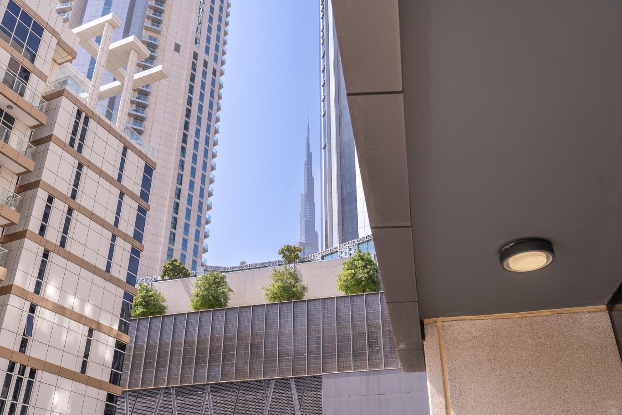 Apartamento Dunya Tower Luxury And 2 Min Walk To Mall And Burj Khalifa In Heart Of Downtown Dubái