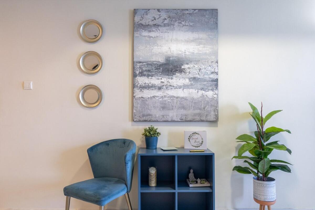 Stunning 1-bedroom With Marina Views Appartement
