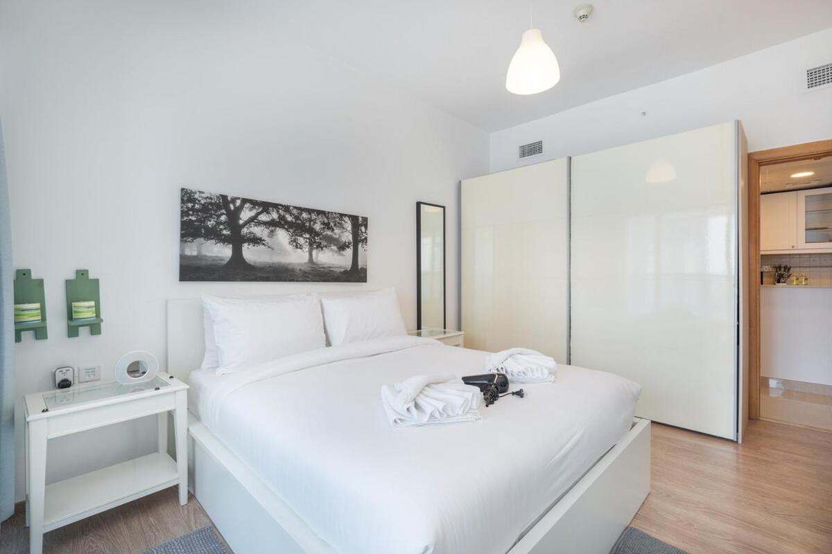 Marina's Cozy Retreat For Two Apartment *