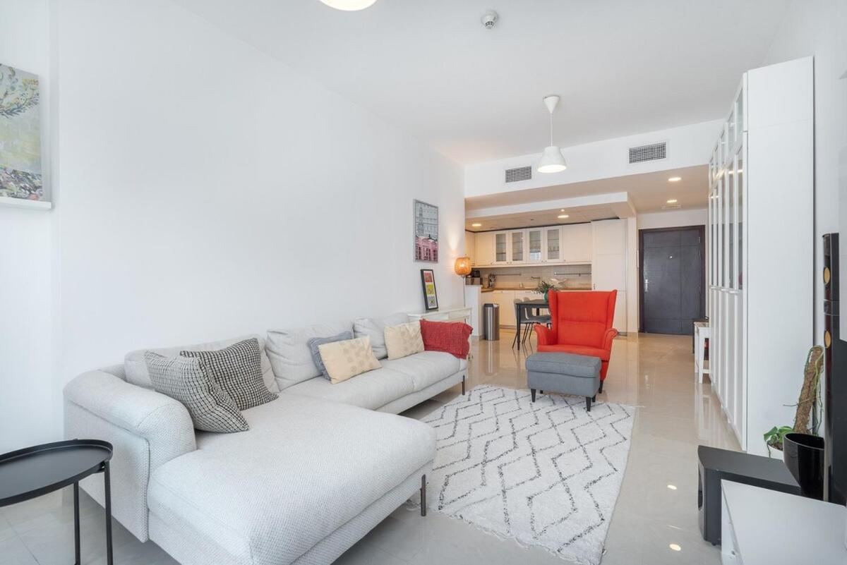 Marina's Cozy Retreat For Two Apartment *