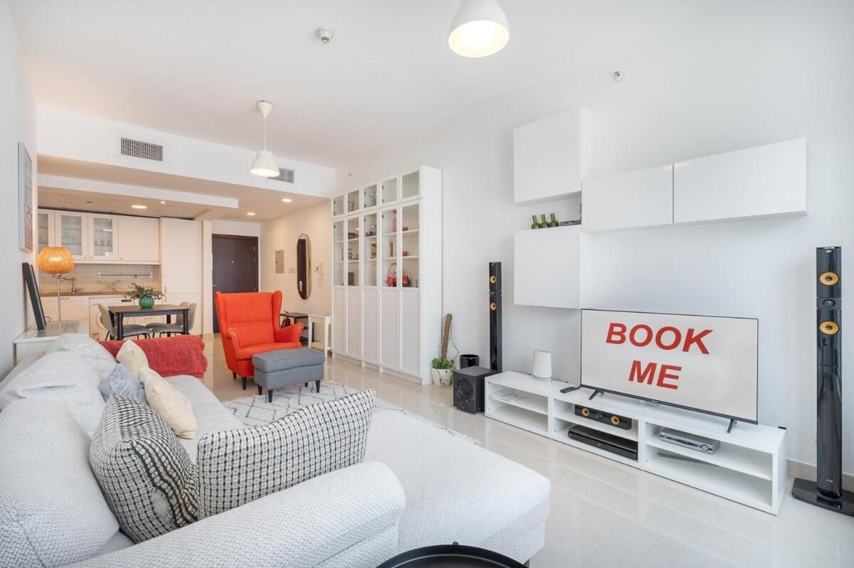 Marina's Cozy Retreat For Two Apartment