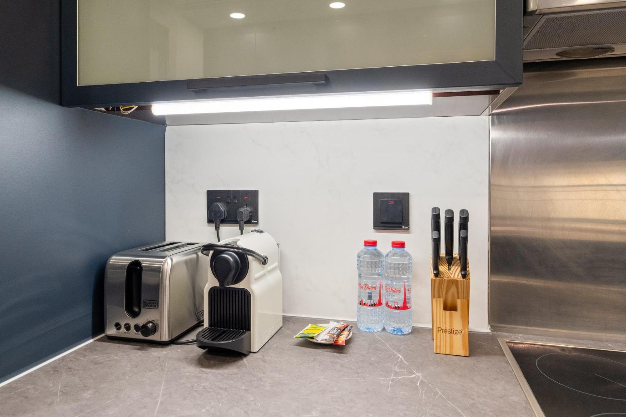 Bright & Spacious 1br In Downtown With Balcony L Close To Mall Dubái